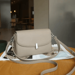 Load image into Gallery viewer, Forma Leather Shoulder Bag | Small Square Underarm, Cowhide, Zip Closure