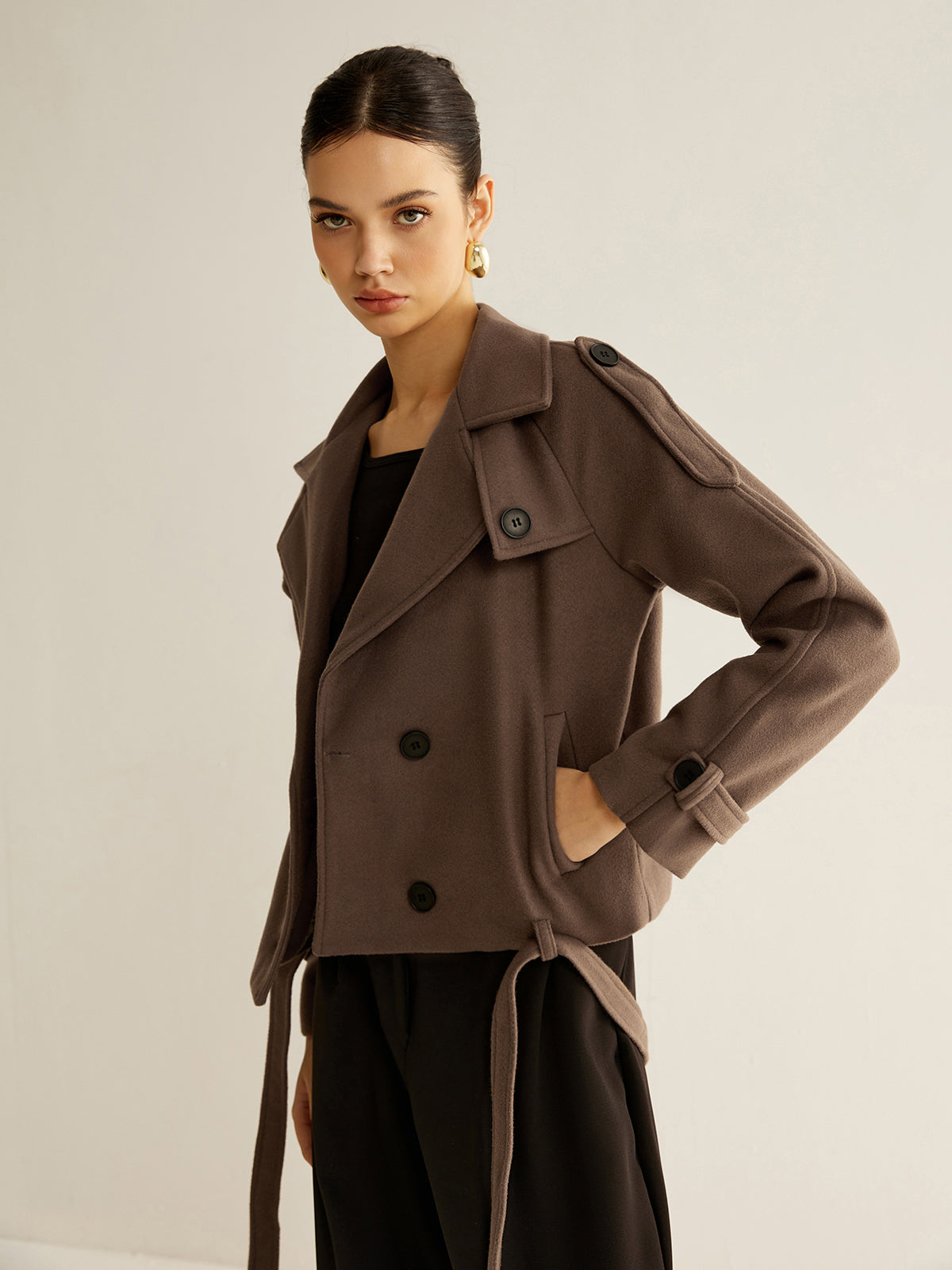 Double-Breasted Short Coat | Structured Silhouette | Refined Winter Style